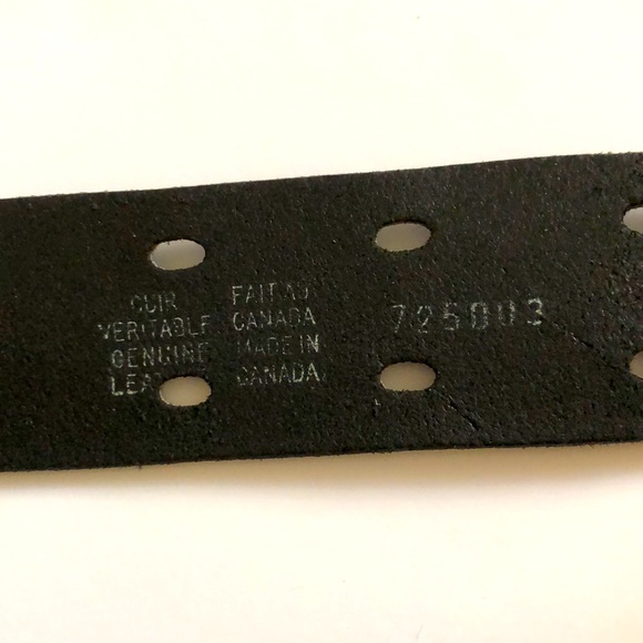 Levi’s Black belt Leather Double Perforated silver hardware Excellent Condition - Picture 3 of 5